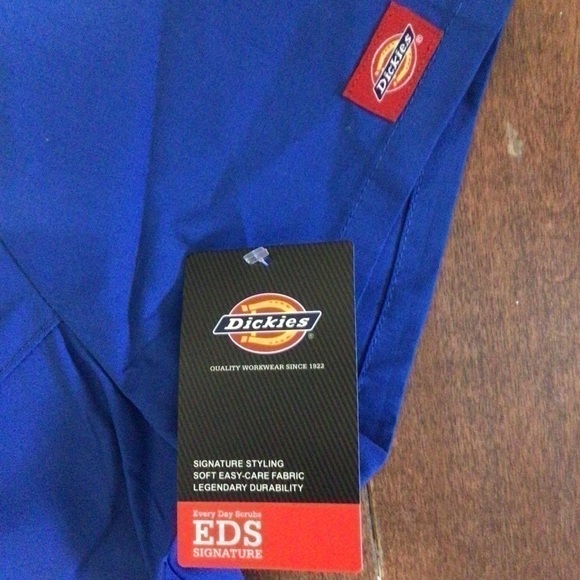 SCRUBS Top - Picture 5 of 5